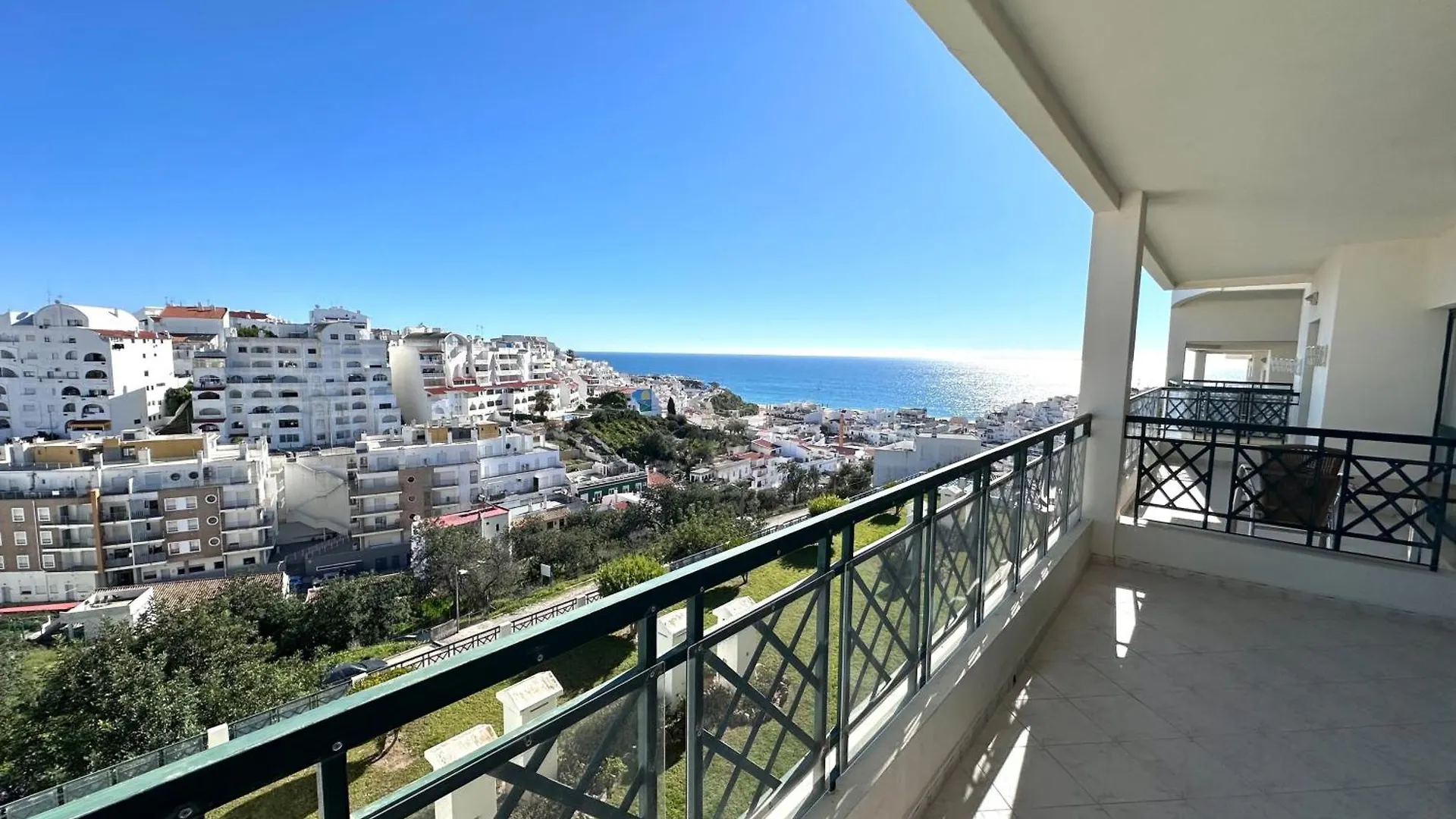 Sunset Haven In Albufeira - Short Walk To Oldtown Apartment Portugal